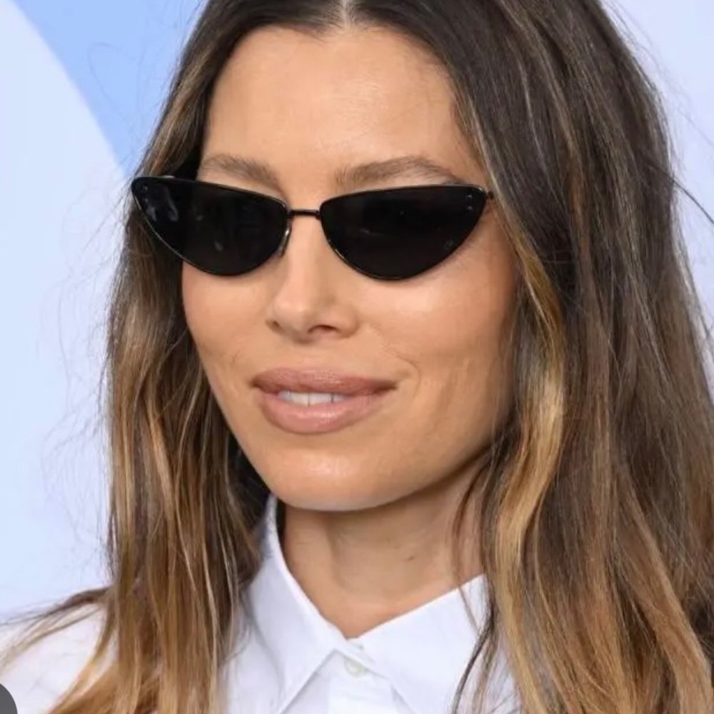 Golden Metal Frame MISS Dior Cat-Eye Sunglasses - Picture 5 of 5